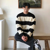 Xpoko New striped round neck sweater for men in autumn and winter loose lazy style sweater Korean style loose sweater, trendy jacket