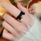 Xpoko Gifts Winter Flocking Design Pearl Bowknot Rings for Women Fashion Exquisite Opening Finger Ring Sweet Christmas Jewelry Accessories