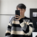 Xpoko Contrast color splicing striped sweater for men in autumn and winter lazy style trendy bottoming sweater, loose sweater jacket