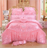 Xpoko 4/6/8pcs Red Pink Lace Princess Bedding Set Luxury Girls Wedding Bed Set Quilt Cover Bed Sheets Queen King Size 2018 New Design