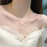 Xpoko 2023 New Fashion Trend Unique Design Elegant Delicate Vintage Camellia Pearl Necklace Ladies High Jewelry Party Gifts Wholesale