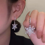 Xpoko Christmas Gifts Temperament Beautiful Firework Stud Earrings for Women Korean Imitation Pearl Rhinestone Snowflake Earring Girls Party Jewelry