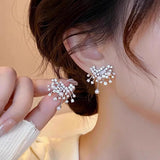 Xpoko Christmas Gifts Temperament Beautiful Firework Stud Earrings for Women Korean Imitation Pearl Rhinestone Snowflake Earring Girls Party Jewelry