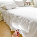 Xpoko Solid White Bed Skirts Set Wrap Around Luxury Hotel Quality Fabric Bedroom Gathered Ruffle Decorative Bedding Mattress Protector