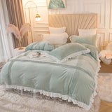 Xpoko New Luxury European Winter Warm Green Velvet Flannel Lace Ruffle Bedding Set Duvet Cover Thicken Bedspread Bed Skirt Pillowcases