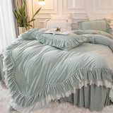 Xpoko New Luxury European Winter Warm Green Velvet Flannel Lace Ruffle Bedding Set Duvet Cover Thicken Bedspread Bed Skirt Pillowcases