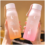 Xpoko Plastic Water Bottle Portable Frosted Sports Drinking Cup For Girls Leakproof Matte Travel Bottle 560Ml Outdoor Cute Drinkware