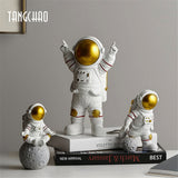 Home Decor Resin Astronaut Figurines Sculpture Decorative Spaceman With Moon Model Ornament Home Decorations Statue