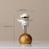 Creative Astronaut Decoration Figurines For Interior Home Decor Resin Astronaut Sculpture Living Room Decoration Statue