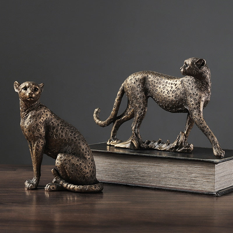 Xpoko Modern Home Decoration African Leopard Resin Statue Home Sculpture Animal Model Desk Decor Wine Cabinet Decor Art Collection