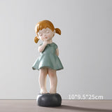 Creative Girl Figurine Resin Statue Sculpture Home Decor Figurines For Interior Home Living Room Decor Room Decorastion Gift